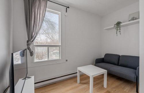 Maizerets Apartment | Le Petit Cozy, 1 CH, Bureau, Enfant-Jésus