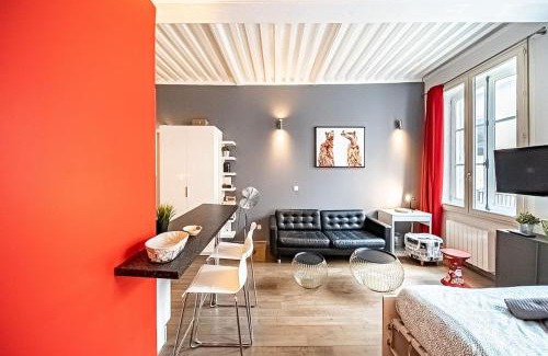 Griffon - Royale Apartment | Le petit Désiré - studio near l'hôtel de ville