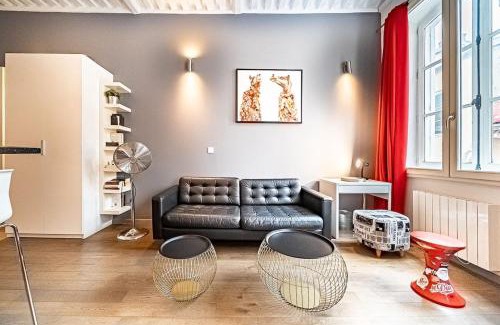 Griffon - Royale Apartment | Le petit Désiré - studio near l'hôtel de ville