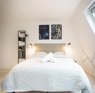 Saint-Quentin Apartment | Le petit joyau de Voltaire