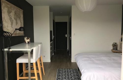 Saint-Coulomb Apartment | Le Petit Lupin