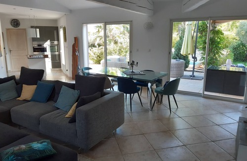 Aubagne Villa | LE PETIT PARADIS PROVENCAL in the chic, quiet district of AUBAGNE.