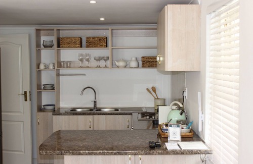 Franschhoek Bed & Breakfast | Le Petit Paris