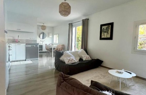 Aix-en-Provence Villa | Le petit Robinson