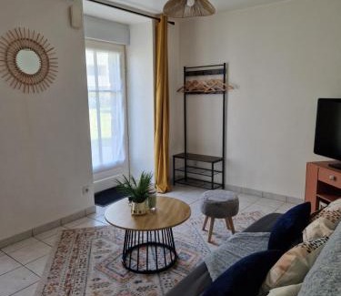 Le Rosais-La Flourie Apartment | Le Phare - Appartement cosy en centre ville