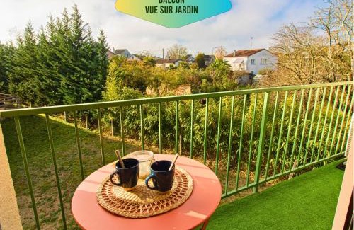 Bergerac Apartment | Le Pic'Vert - Ideal couples & professionals - FREE Parking - 400m Hospital - 15min Train station & HISTORIC Center - Air conditionner - Calm & Cosy