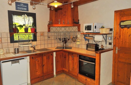 Nevache Ski Chalet | Le Pied des Thûres - Family Chalet to host memorable moments!