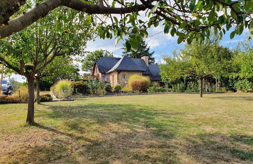 Lissac-sur-Couze House | Le Pigeonnier de Lissac - Gite le Monédières