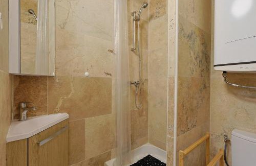 Plan-de-la-Tour Apartment | Le Plantourian - apt avec piscine