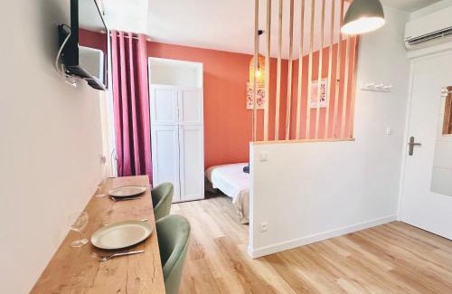Agen Apartment | LE QUAI 3 - Studio neuf LUMINEUX CALME - CLIM - WiFi - Gare à 200m