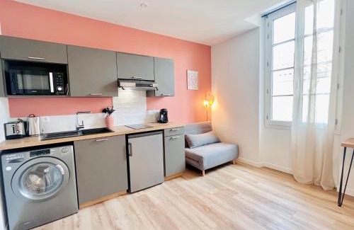 Agen Apartment | LE QUAI 3 - Studio neuf LUMINEUX CALME - CLIM - WiFi - Gare à 200m