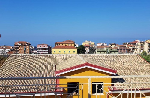 Diamante House | Le Quattro Rose
