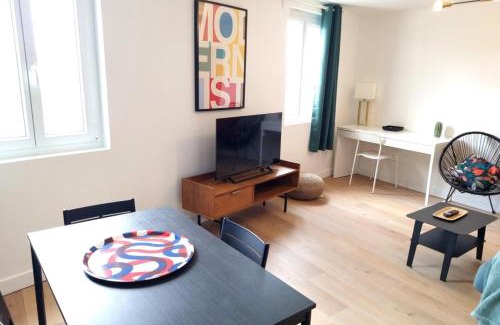 Saint-Martin-du-Littoral Apartment | Le Rêve Suspendu