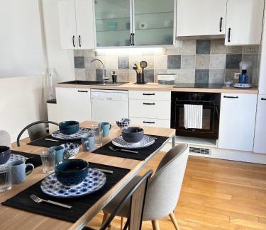 Chinon Apartment | Le Rabelais, superbe appartement en duplex, proche forteresse et monument historique