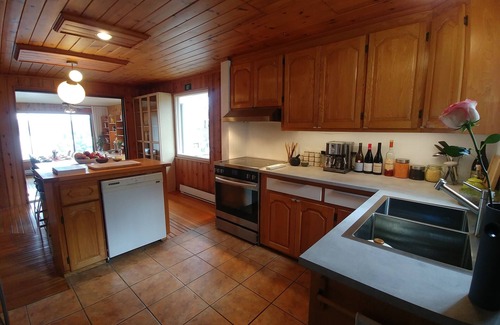Eastman House | Le Ravissement - breathtaking view of the lake and Parc national d'Orford