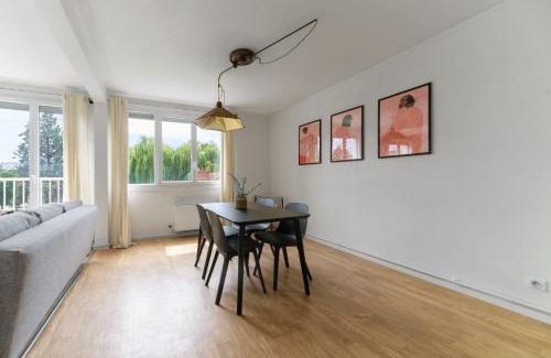 Vichy Apartment | Le Raymond - Appartement proche du centre sportif, des rives de l'Allier et du centre-ville - parking
