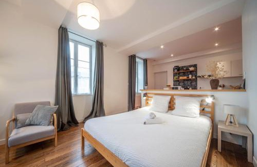 Tournus Apartment | Le refuge citadin