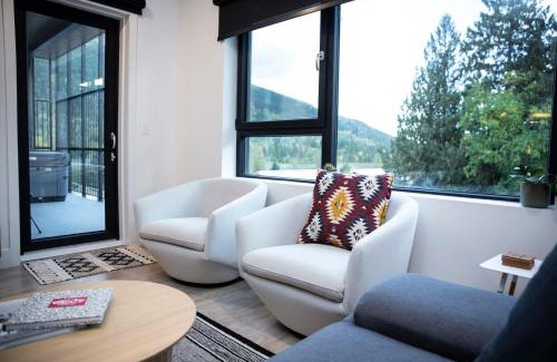 Revelstoke House | Le Refuge - Revelstoke Condo with Hot Tub