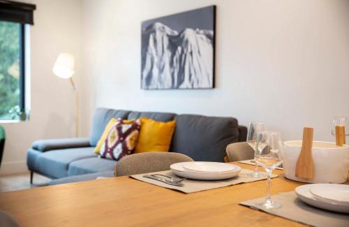 Revelstoke House | Le Refuge - Revelstoke Condo with Hot Tub