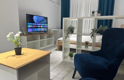 Iasi Apartment | Le Regard - tres chic stay