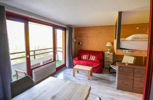 Saint-Jean-dʼAulps Apartment | Le Relai S31 - Grand et lumineux studio avec coin montagne 4-6 pers, tout équipé, avec WIFI, à 30m des pistes avec un grand balcon, DRAPS NON COMPRIS
