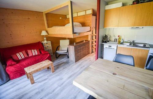 Saint-Jean-dʼAulps Apartment | Le Relai S31 - Grand et lumineux studio avec coin montagne 4-6 pers, tout équipé, avec WIFI, à 30m des pistes avec un grand balcon, DRAPS NON COMPRIS
