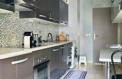 Bobigny Apartment | Le Riad, spacious apartment in Bobigny