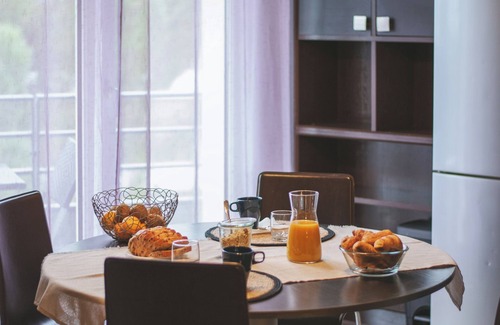 Port Marianne Apartment | Le Rivieira: garage and terrace on the banks of the Lez river