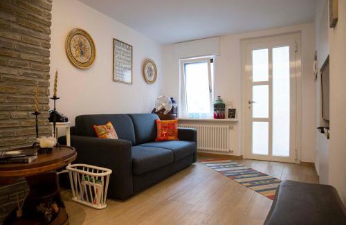 Lesa Apartment | LE RONDINI - Courtyard apartment with balcony & terrace