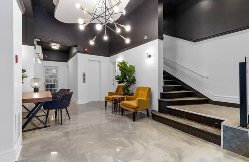 Quartier des Spectacles Hotel | Le Sand & Stone Hôtel-Quartier des Spectacles