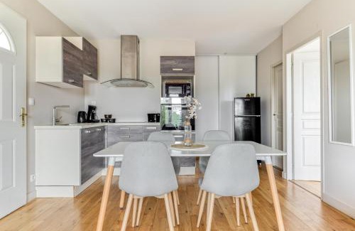 Carcassonne Apartment | Le Soleil du Lac - Parking Privatif - Terrasse - Netflix - Clim