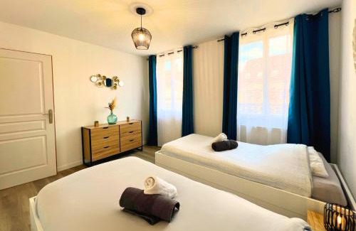 Saint-Omer Apartment | Le Spacieux à Saint-Omer - 2 chambres, centre et gare à pied, parking gratuit