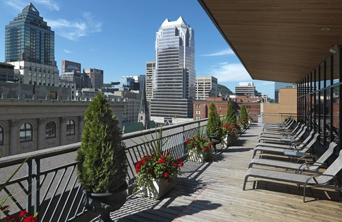 Downtown Montreal Apartment | Le Square Phillips Hotel And Suites