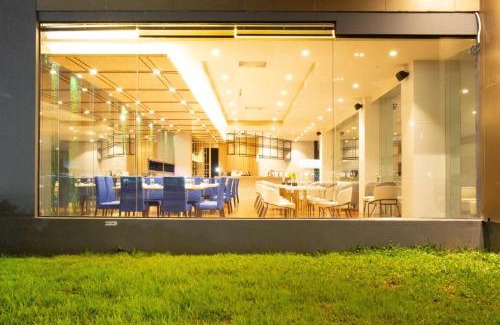 Bang Chalong Hotel | Le Srivaree Suvarnabhumi Airport Hotel