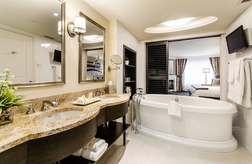 Downtown Montreal Hotel | Le St Martin Hotel Particulier Montreal