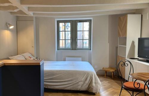 Tournus Apartment | Le Studio Madeleine