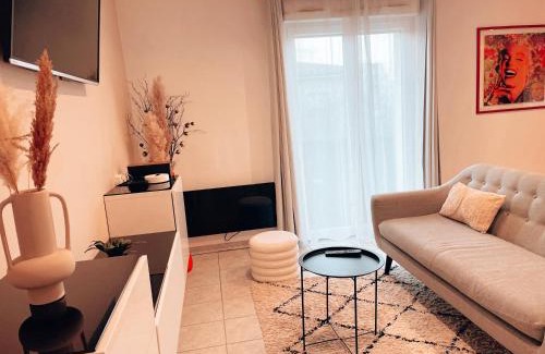 Blagnac Apartment | Le Terminal T2 Blagnac - parking -aéroport-Airbus- Meett
