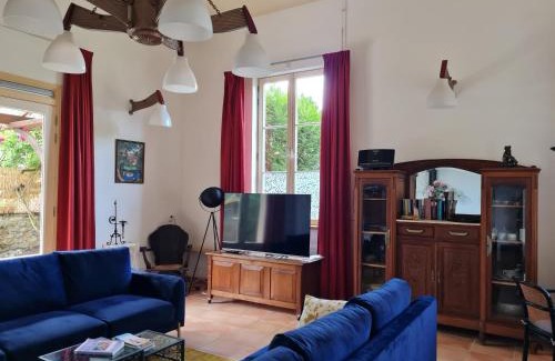 Marigny-sur-Yonne House | Le Théâtre