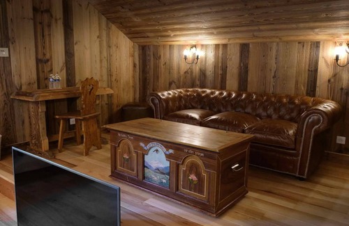 Verrieres-de-Joux Hotel | Le Tillau