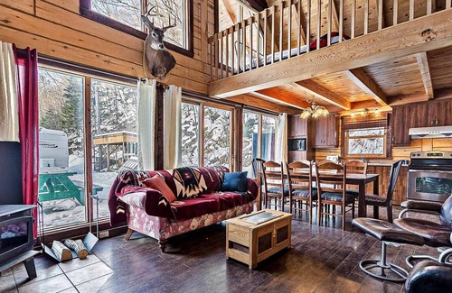 L'Ange-Gardien Ski Chalet | Le Trappeur ✦ Nature Immersion ☼
