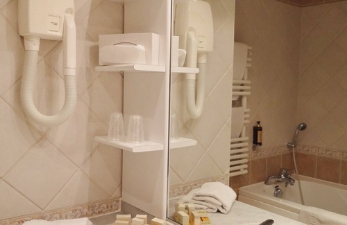 Deauville City Centre Hotel | Le Trophée Boutique Hôtel Spa - La Loggia Appart'hôtel