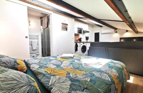 Istres Apartment | Le Tropical l Calme l Clim l Parking gratuit