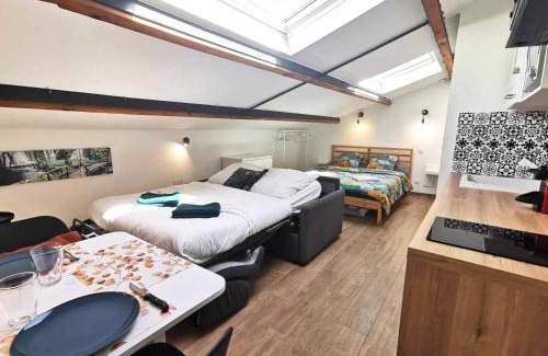 Istres Apartment | Le Tropical l Calme l Clim l Parking gratuit