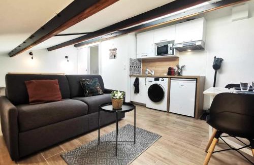Istres Apartment | Le Tropical l Calme l Clim l Parking gratuit