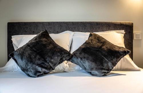 Brive-la-Gaillarde Apartment | Le Valet de Pique - 1 chambre