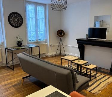 Saint-Quentin Apartment | Le voltaire 1 chez Adrien