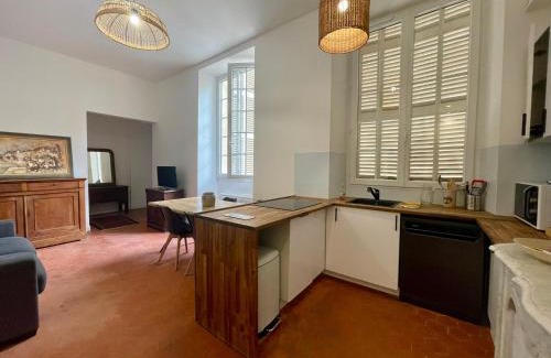 Cannes City Centre Apartment | Le Zeus - Cannes Villa St Henri seafront unique 2bedrooms