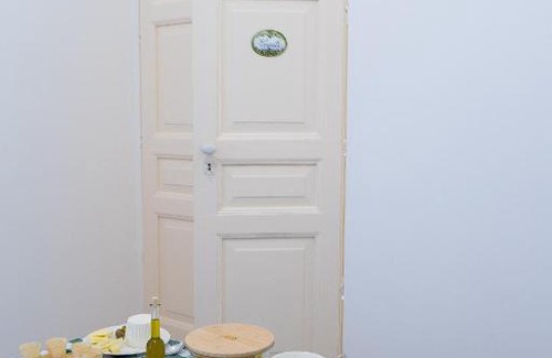 Vittoria House | Le2Stanze
