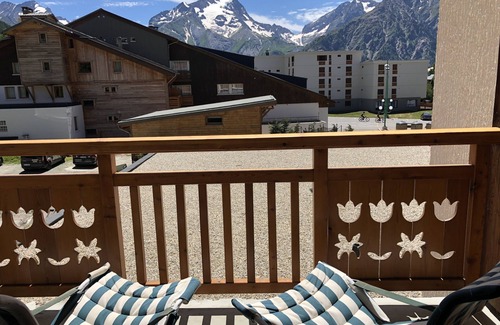 Les Deux Alpes Apartment | LE66: Fully refurbished apartment, with view of the mountains and next to slopes