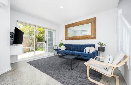Kensington House | Leafy 3BR Kensington Escape with Park Views and Parking